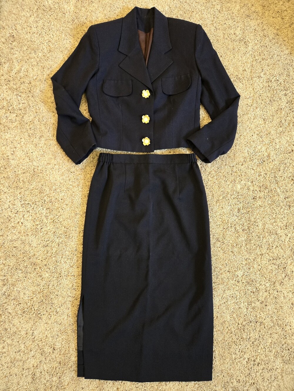 Vintage Amoretti 2 Piece Navy Skirt Suit Set Gold Floral Buttons Women's Size 4 - Picture 3 of 11